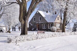 Exterior - STONE HOUSE FARM – Exceptional, Beautiful, Peaceful (Jordan)