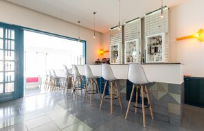 Bar (in der Unterkunft)