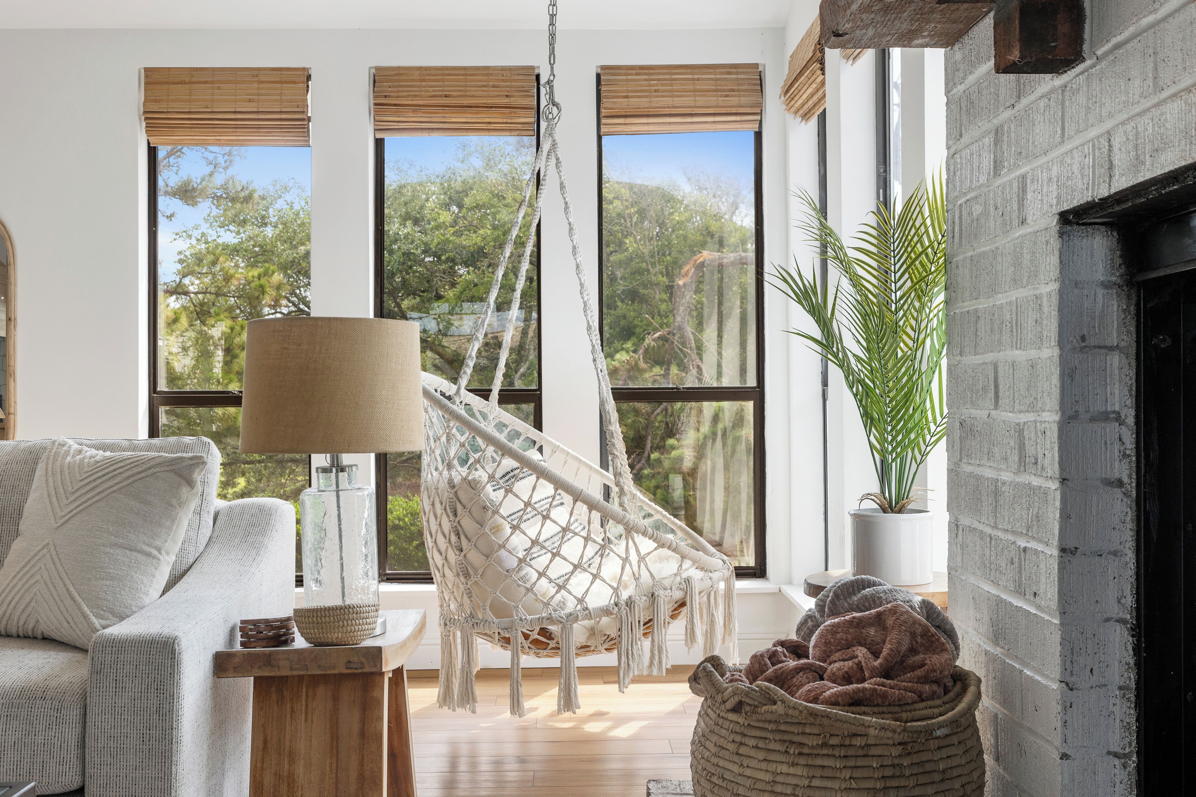 Smart TV, fireplace, Netflix, books