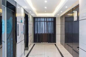 Interior - Xana Hotelle Hankou（ Railway Station Lingjiaohu Wanda Plaza Store) (Wuhan)