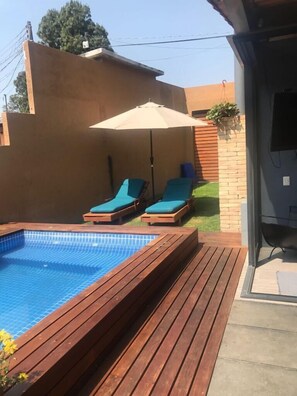 Casa de diseñador | Alberca al aire libre | Alberca al aire libre 