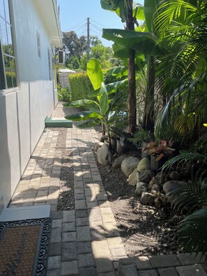 Exterior detail - Centrally located room, in a house with free Wifi. (Port Antonio)