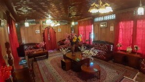 Unclassified image, 2 of 17, button - Houseboat Prince Of Bombay (Srinagar)