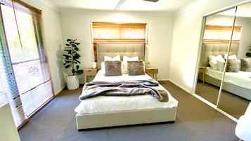 3 bedrooms, iron/ironing board, WiFi, bed sheets