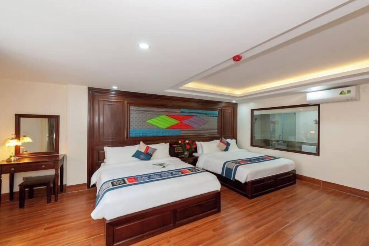 Roupas de cama premium, frigobar, cofres nos quartos, escrivaninha
