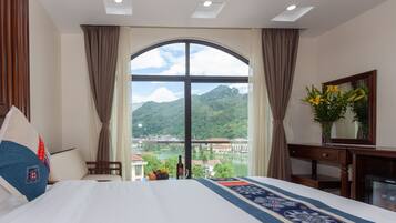 Premium bedding, minibar, in-room safe, desk