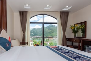 Ropa de cama de alta calidad y minibar 