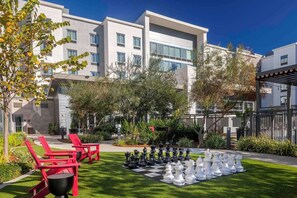 Property grounds - Homewood Suites by Hilton Long Beach Airport (Long Beach)
