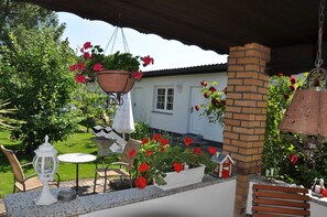 Unclassified image, 4 of 14, button