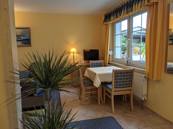 Unclassified image, 1 of 14, button