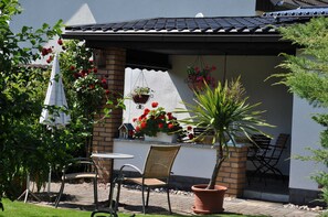 Unclassified image, 2 of 14, button