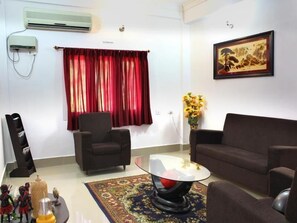 Living area - The Shelter Hotel - Port Blair (Port Blair)