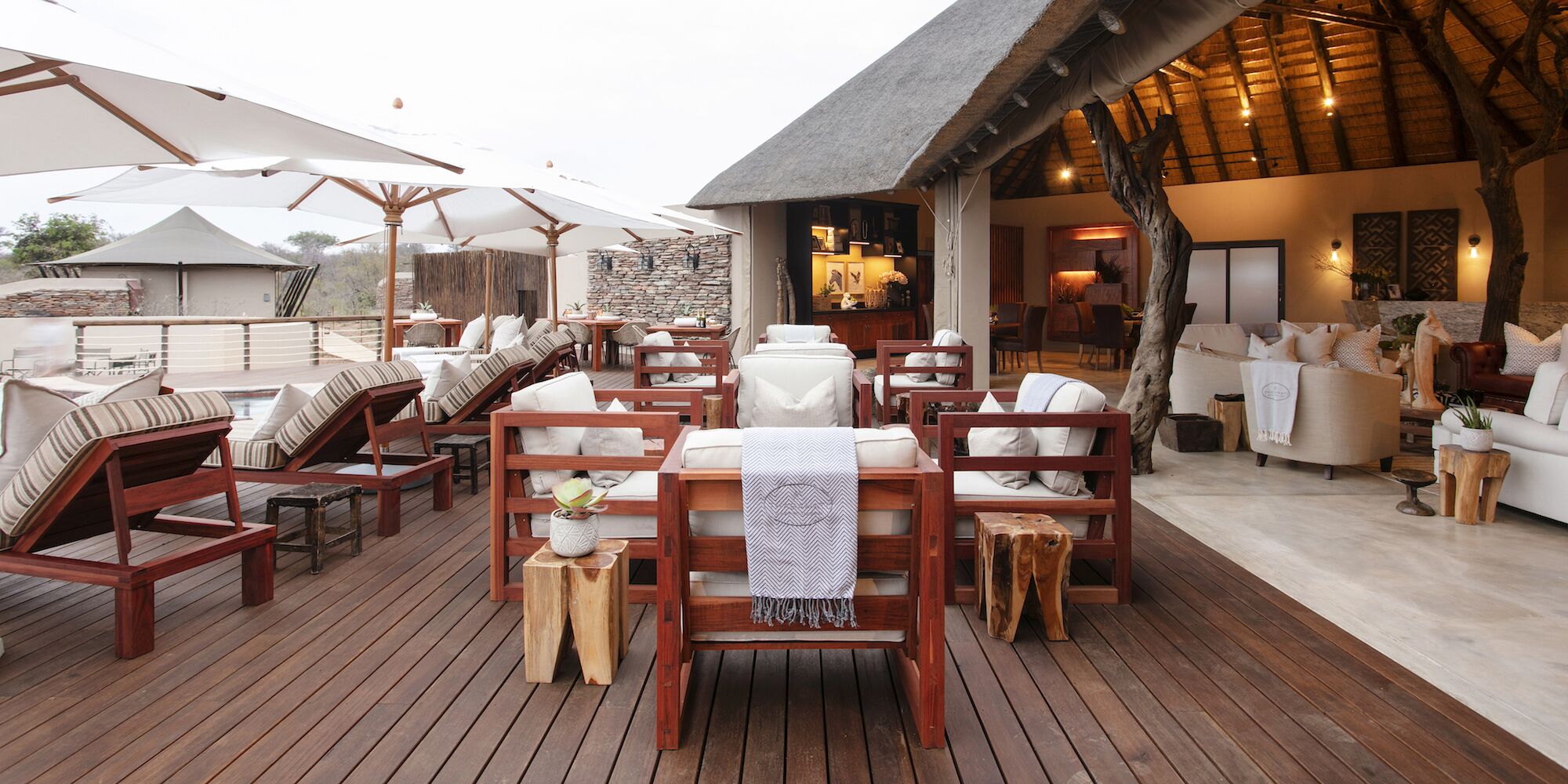 Khu ẩm thực ngoài trời