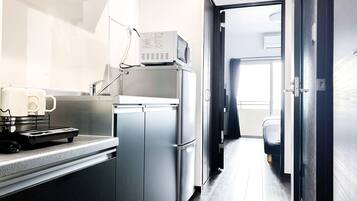 Standard Twin Room, 1 Bedroom, Ocean View | Private kitchenette | Fridge, microwave, electric kettle