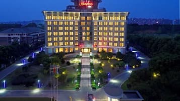 المنشأة من الخارج