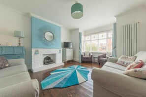 TV, DVD-spiller og bøker