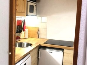 Réfrigérateur, micro-ondes, lave-vaisselle