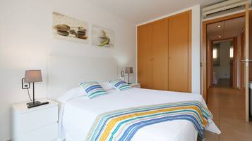 2 dormitorios, tabla de planchar con plancha, wifi gratis y ropa de cama
