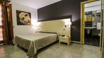 Double Room, Balcony | In-room safe, desk, soundproofing, free WiFi