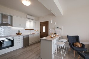 Kühlschrank, Ofen, Herdplatte, Geschirrspüler