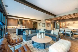 Smart TV, fireplace - Lumin 3 - Blu Bathworks tubs and Waterworks fixtures. (SNOWMASS VILLAGE)