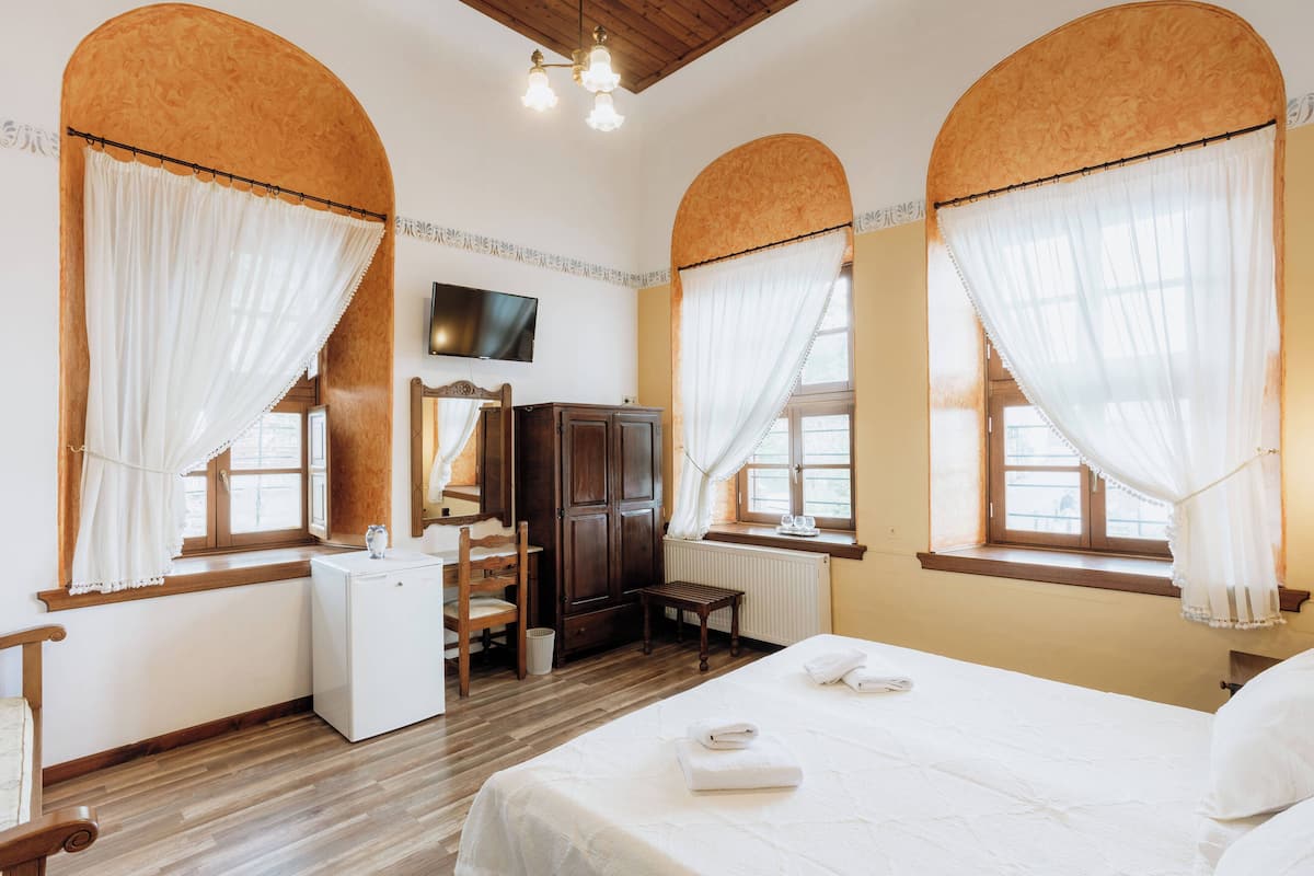 Habitación Confort | Ropa de cama de alta calidad, minibar, escritorio y wifi gratis