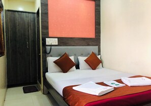 Deluxe Double Room, Shared Bathroom | Desk, free WiFi - Hotel Sun Star Residency (Mumbai)