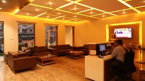 Lobby - Hotel K C Palace (Bhopal)