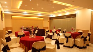Restaurant - Hotel K C Palace (Bhopal)