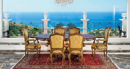 Gran villa de lujo en Sicilia para alquilar en la costa del Tirreno y cerca de la playa, piscina, aire acondicionado, vistas al mar, Wi-Fi, a pie de la ciudad