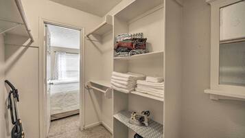 1 bedroom, desk, iron/ironing board, internet