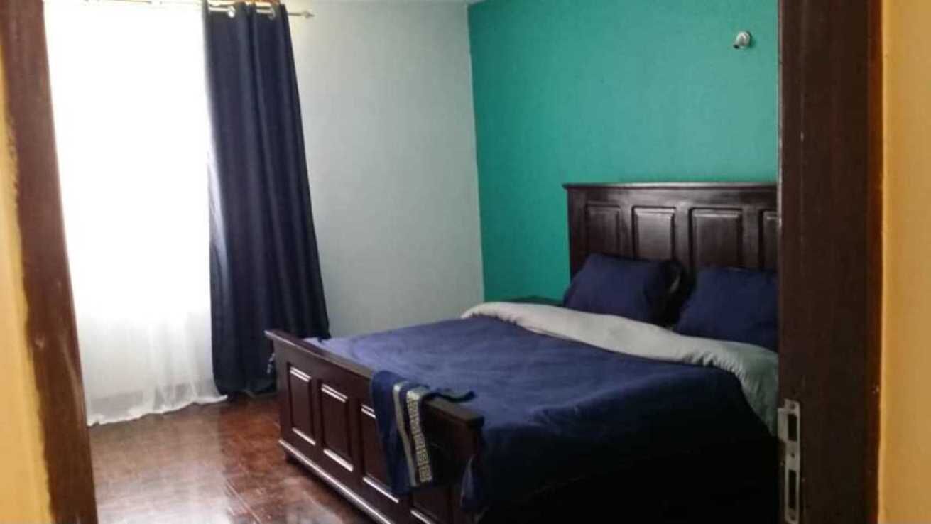 3 slaapkamers, een strijkplank/strijkijzer, wifi, beddengoed