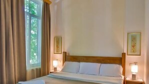 Deluxe Double Room, Balcony | Soundproofing, iron/ironing board (on request), WiFi (free)