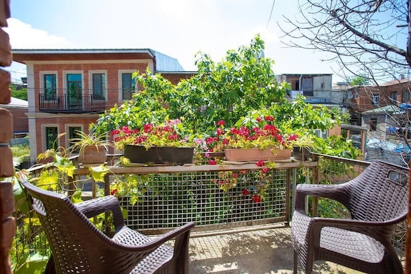 Double Room, Garden View | Balcony view - Hotel Veneto (Kutaisi)