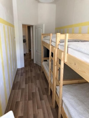 Gemeinsamer Schlafsaal, Nur Frauen (4 beds) | Schreibtisch, Verdunkelungsvorhänge, kostenloses WLAN, Bettwäsche