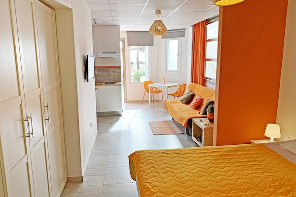 Estudio estándar (Orange) | 1 habitación y caja de seguridad en la habitación