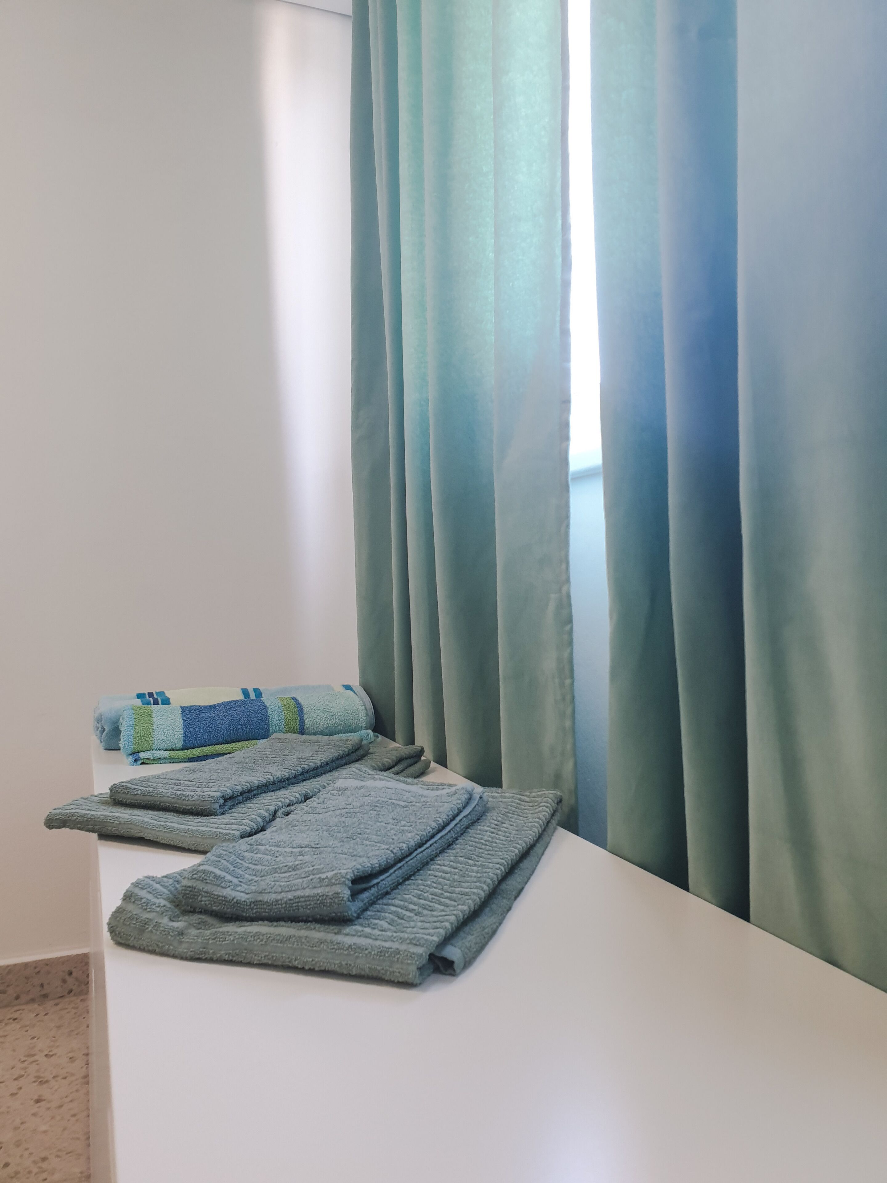 Apartment (Sky) | In-room safe, iron/ironing board, free cots/infant beds, free WiFi