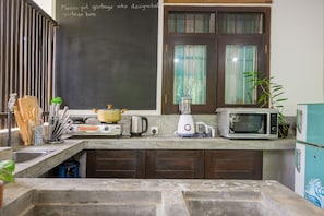 Jääkaappi, mikroaaltouuni