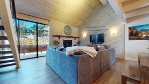 Living area - Snowflower 3 Remodeled and Modern, Private Washer Dryer with Fireplace by RedAwning (Mammoth Lakes)