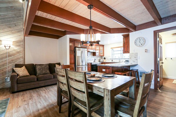 Private kitchen - Snowflower 3 Remodeled and Modern, Private Washer Dryer with Fireplace by RedAwning (Mammoth Lakes)