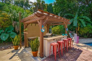 Terrace/patio - Heated Pool, Pets Welcome, Near Indian Rocks! (Largo)