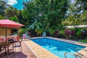 Beheizter Pool