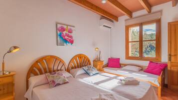 3 slaapkamers, een kluis op de kamer, een strijkplank/strijkijzer