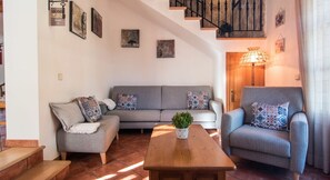 TV, fireplace, DVD player, ping pong - Villa with detached house, air conditioning, wifi, garden, private swimming pool (Alaro)