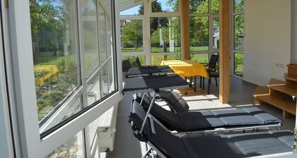 Very quiet, bright apartment (in central location)