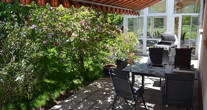 Very quiet, bright apartment (in central location)