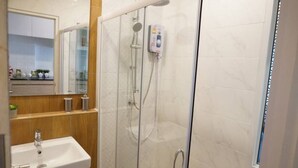 Condo | Bathroom