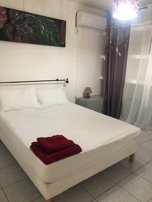 3 bedrooms, iron/ironing board, travel crib, free WiFi