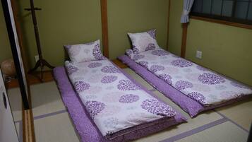 4 bedrooms, desk, iron/ironing board, free WiFi