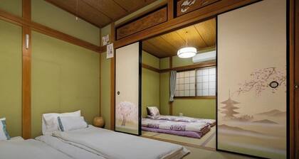 â
nouveau ouvert â
ArrivĂ©e Ă Namba en train pendant 10 minutes â
4 minutes Ă pied de la gare â
Maison individuelle â
Tatami et chambre Ă coucher â
Personnage